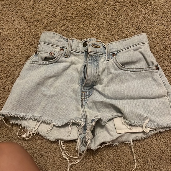 Levi’s shorts - Picture 2 of 3